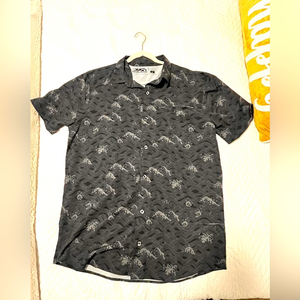 Men’s casual button down, stretch material, moisture wick, gray with waves, golf